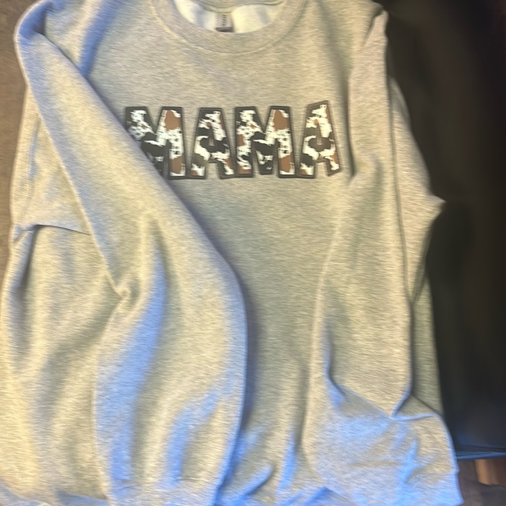 Women’s sweat shirt mama large